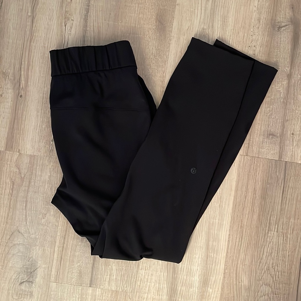 Lululemon On The Fly pants size 4 black